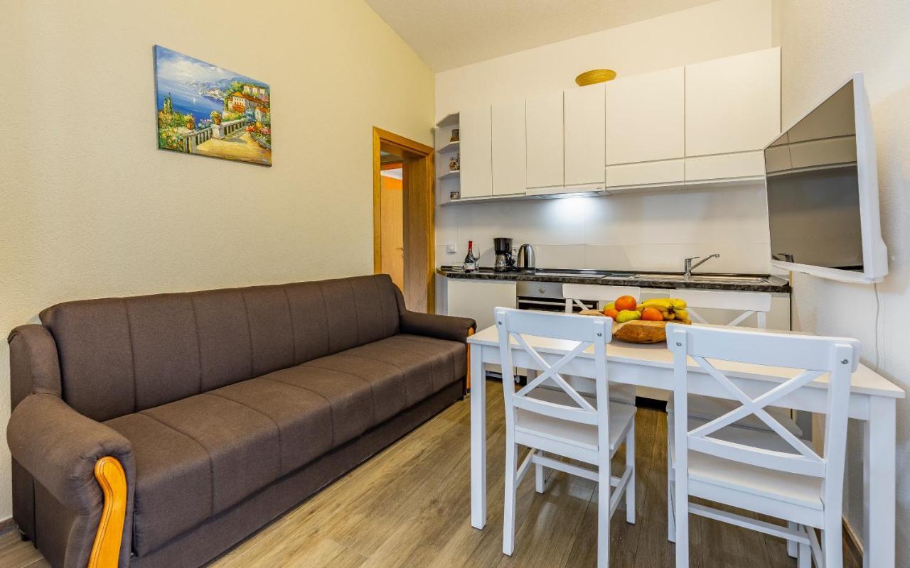 Asta Appartement *