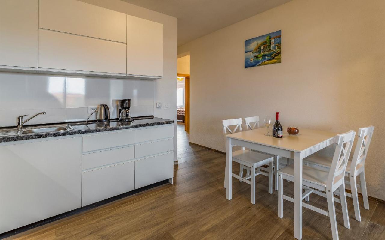 Apartament Asta