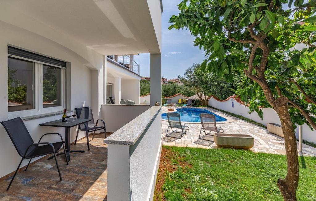 Apartament Asta *